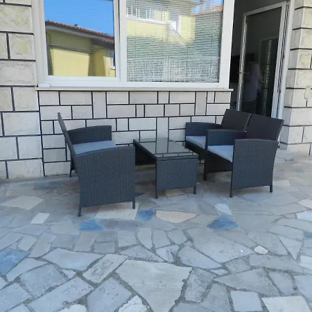 Lägenhet Apartma Chrystel *